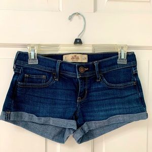 Hollister short short women’s low rise denim shorts size 3